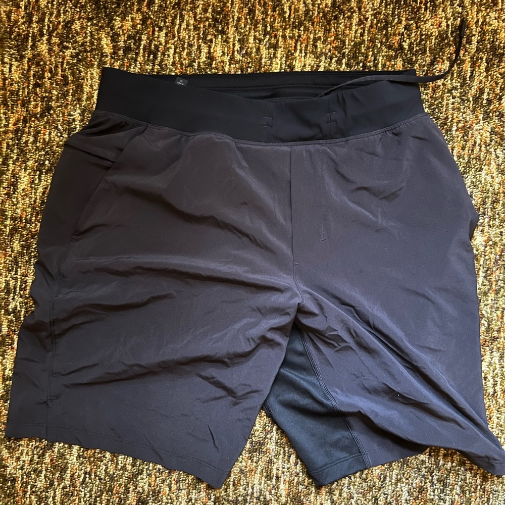 Lululemon Shorts with lining Large